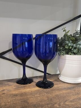 Libbey Cobalt Blue Glass Wine Goblets - Set of 2 "FRIENDS"